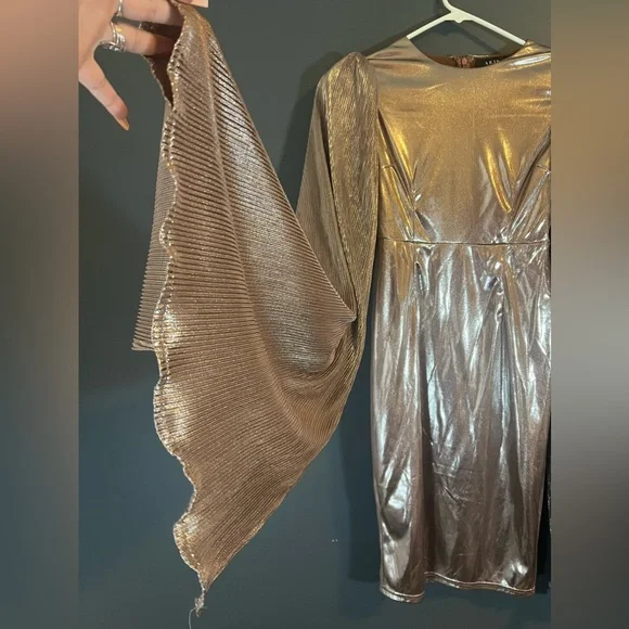 Akira Rose Gold Metallic Bell Sleeve wiggle dress Size Small - Picture 4 of 7